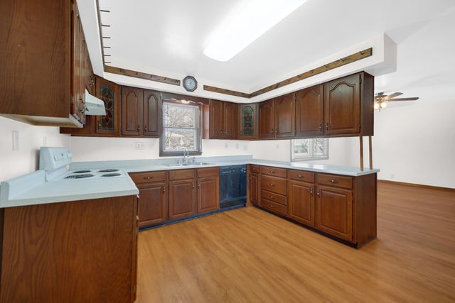 2002 Crockett Avenue, Valparaiso, IN 46383