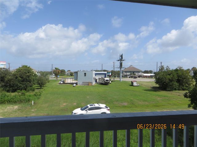 1962 Avenue A, Crystal Beach, TX 77650