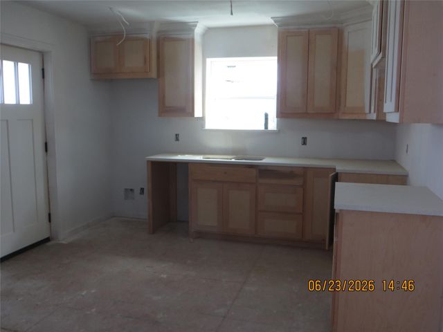 1962 Avenue A, Crystal Beach, TX 77650