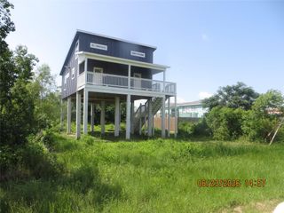 1962 Avenue A, Crystal Beach, TX 77650