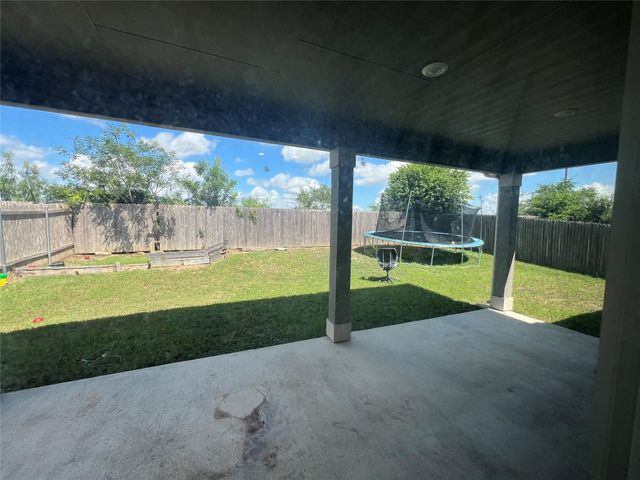 112 W Point WAY, Elgin, TX 78621