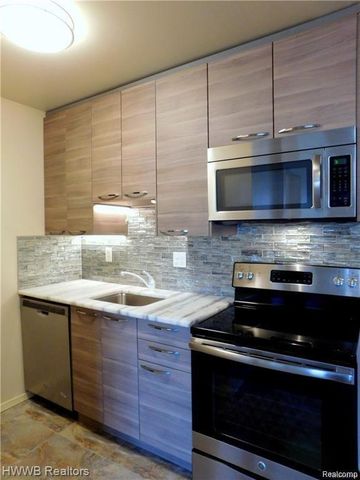 805 Plate Street 210, Rochester, MI 48307