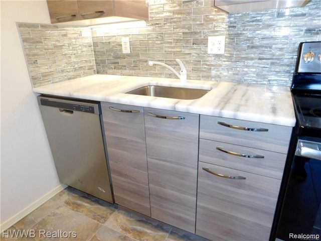 805 Plate Street 210, Rochester, MI 48307