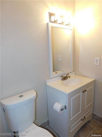 805 Plate Street 210, Rochester, MI 48307