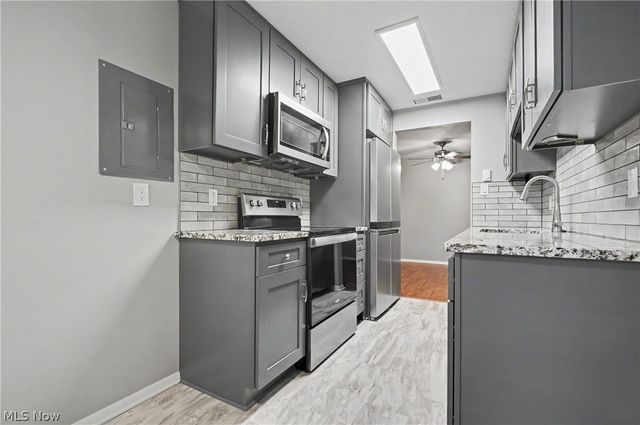 3068 Kent Road 206, Stow, OH 44224