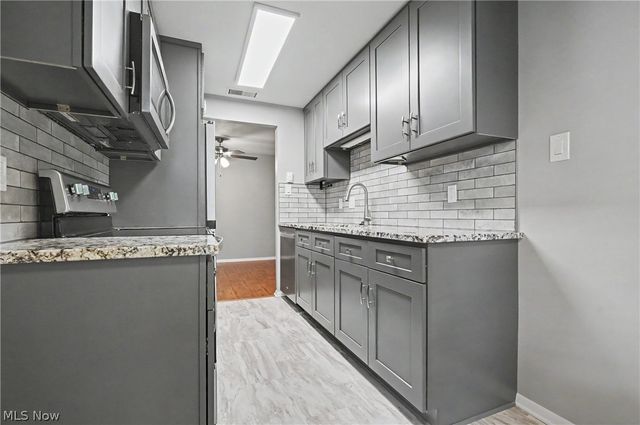 3068 Kent Road 206, Stow, OH 44224