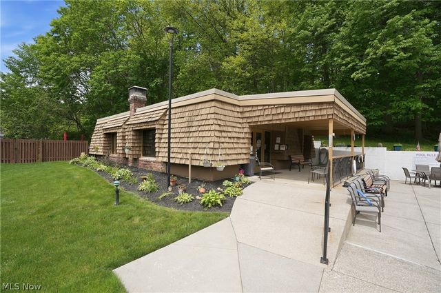 3068 Kent Road 206, Stow, OH 44224