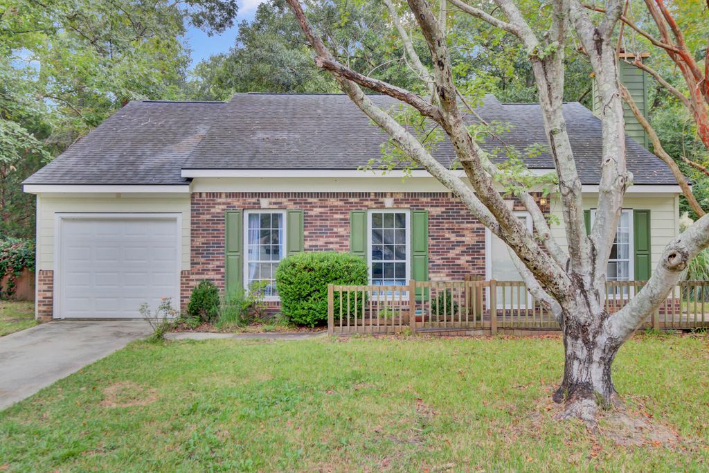 100 Laurel Ridge Road, North Charleston, SC 29418