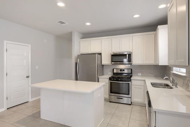 1907 Pecan Island DR, Leander, TX 78641