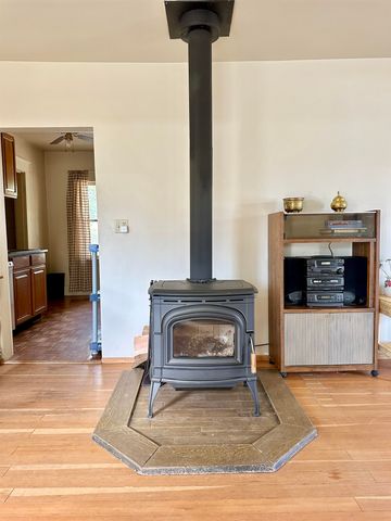 521 N Ramsey St, Tekoa, WA 99033