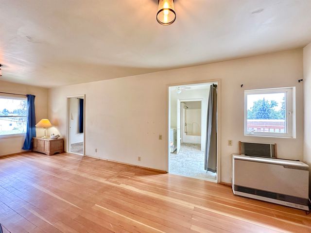 521 N Ramsey St, Tekoa, WA 99033