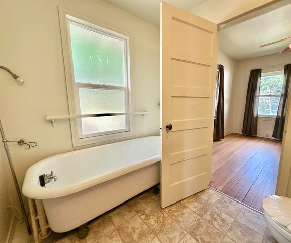 521 N Ramsey St, Tekoa, WA 99033