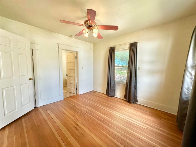 521 N Ramsey St, Tekoa, WA 99033