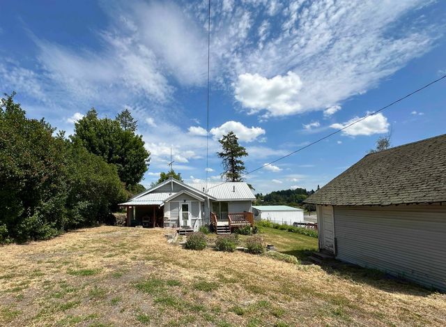 521 N Ramsey St, Tekoa, WA 99033