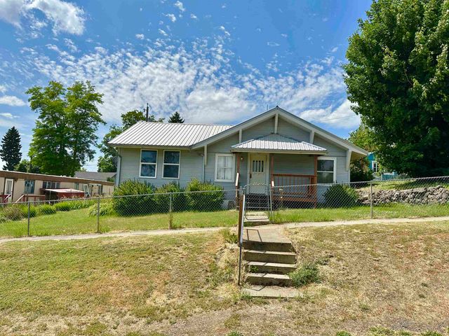 521 N Ramsey St, Tekoa, WA 99033