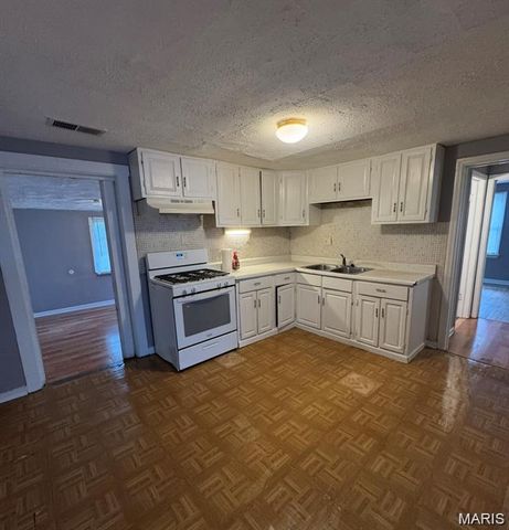 433 Jean Avenue, St Louis, MO 63135