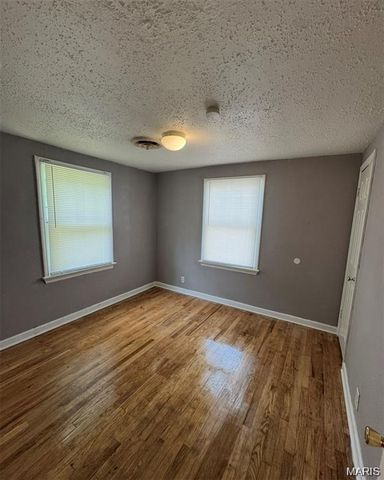 433 Jean Avenue, St Louis, MO 63135