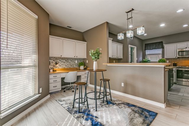 1922 Hidden Trail Drive, Lewisville, TX 75067