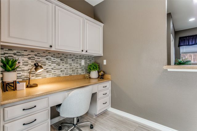 1922 Hidden Trail Drive, Lewisville, TX 75067