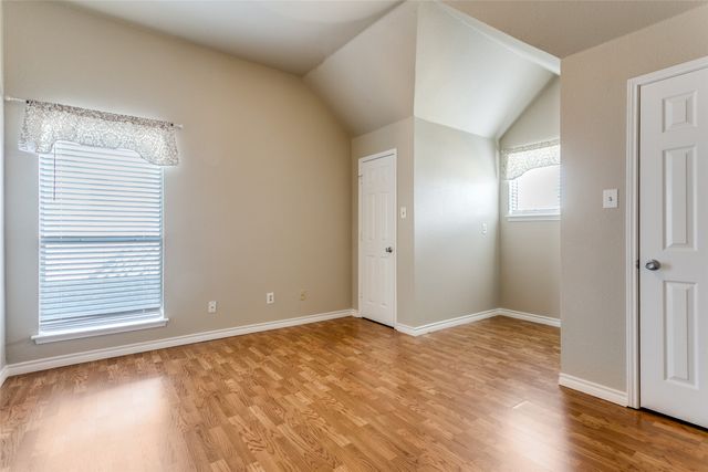 1922 Hidden Trail Drive, Lewisville, TX 75067