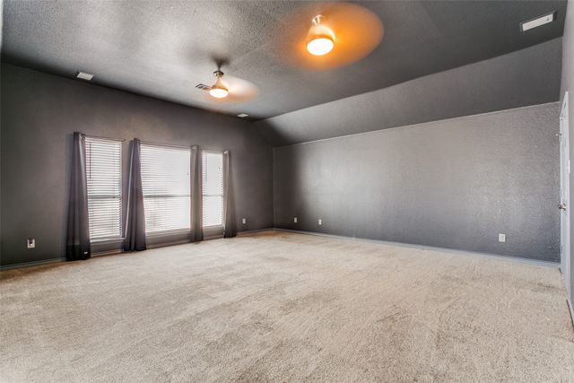 1922 Hidden Trail Drive, Lewisville, TX 75067