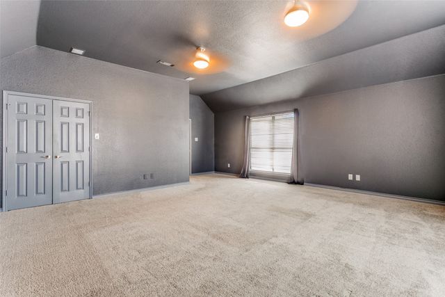 1922 Hidden Trail Drive, Lewisville, TX 75067