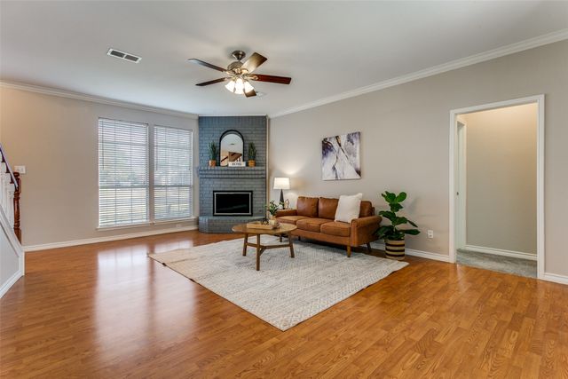 1922 Hidden Trail Drive, Lewisville, TX 75067