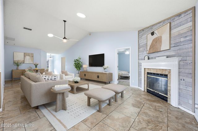 14049 BROKEN BOW Drive N, Jacksonville, FL 32225