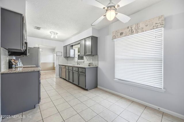 14049 BROKEN BOW Drive N, Jacksonville, FL 32225