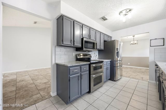 14049 BROKEN BOW Drive N, Jacksonville, FL 32225