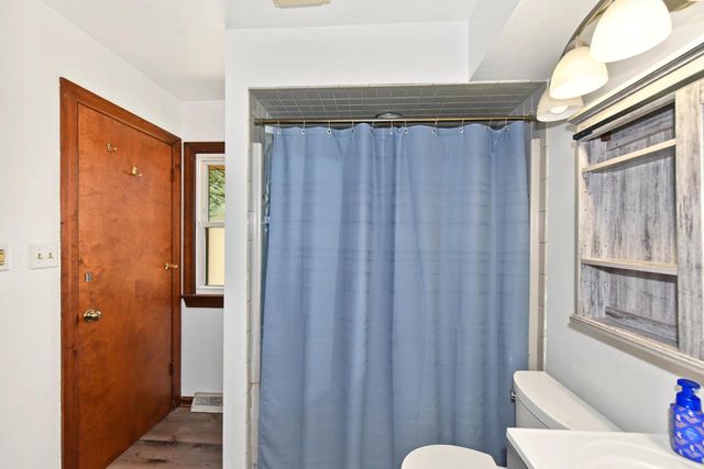 N89W15240 Jefferson AVENUE, Menomonee Falls, WI 53051