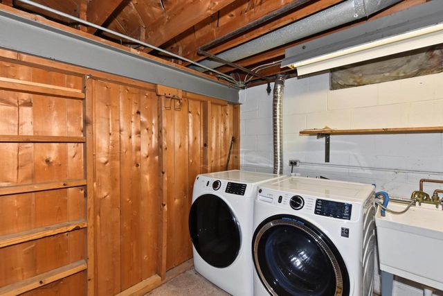 N89W15240 Jefferson AVENUE, Menomonee Falls, WI 53051