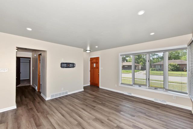 N89W15240 Jefferson AVENUE, Menomonee Falls, WI 53051