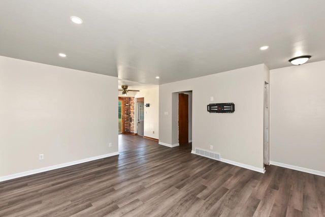 N89W15240 Jefferson AVENUE, Menomonee Falls, WI 53051