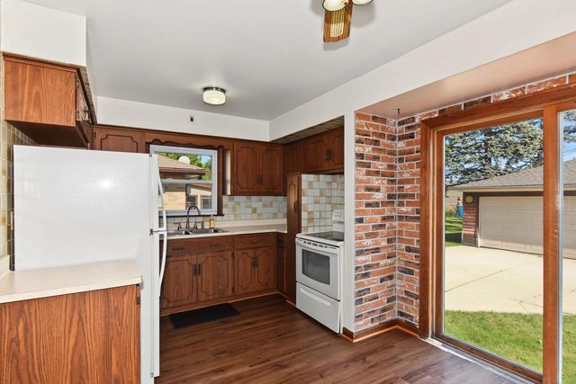 N89W15240 Jefferson AVENUE, Menomonee Falls, WI 53051