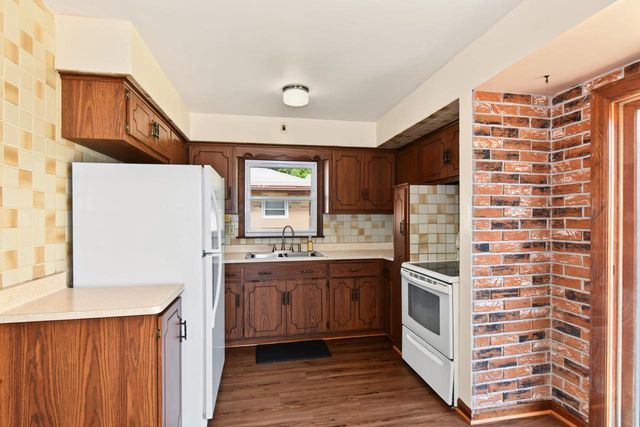 N89W15240 Jefferson AVENUE, Menomonee Falls, WI 53051