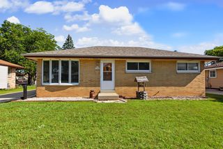 N89W15240 Jefferson AVENUE, Menomonee Falls, WI 53051