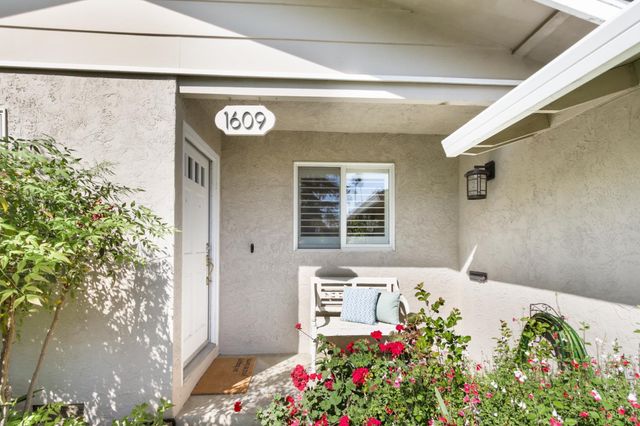 1609 Manzanita Ln, Davis, CA 95618