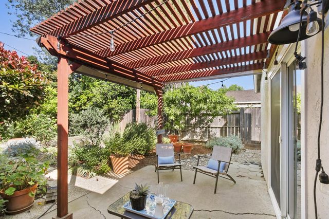 1609 Manzanita Ln, Davis, CA 95618