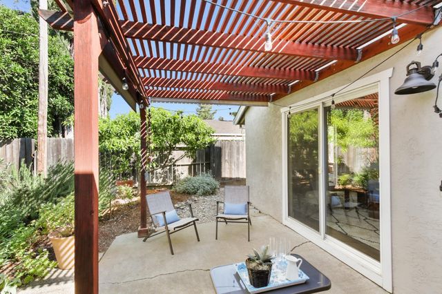 1609 Manzanita Ln, Davis, CA 95618