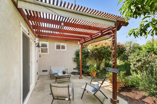 1609 Manzanita Ln, Davis, CA 95618