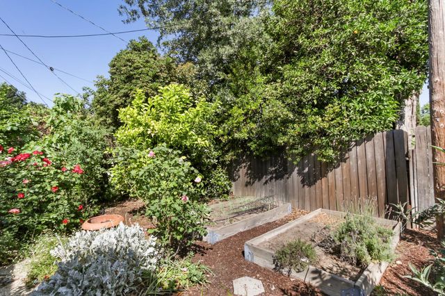1609 Manzanita Ln, Davis, CA 95618