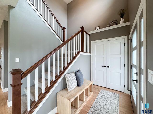 6913 E 37th St Street, Sioux Falls, SD 57110