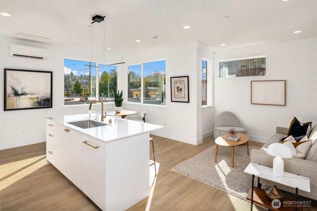 3610 Francis Avenue N, Seattle, WA 98103