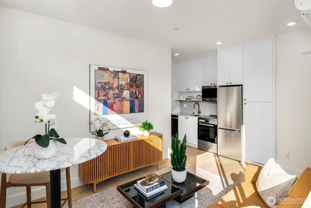 3610 Francis Avenue N, Seattle, WA 98103