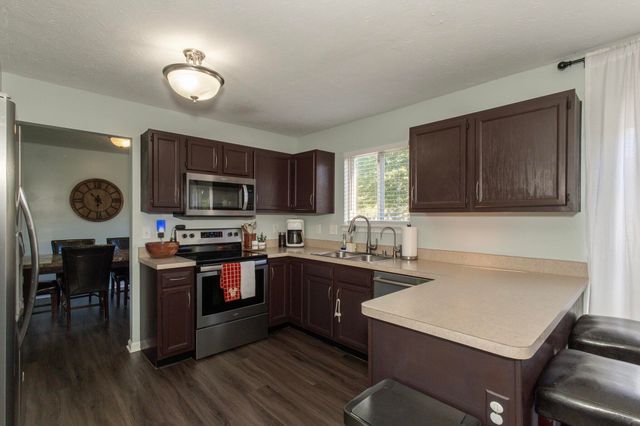 6130 Wayside Springs Court, Burlington, KY 41005