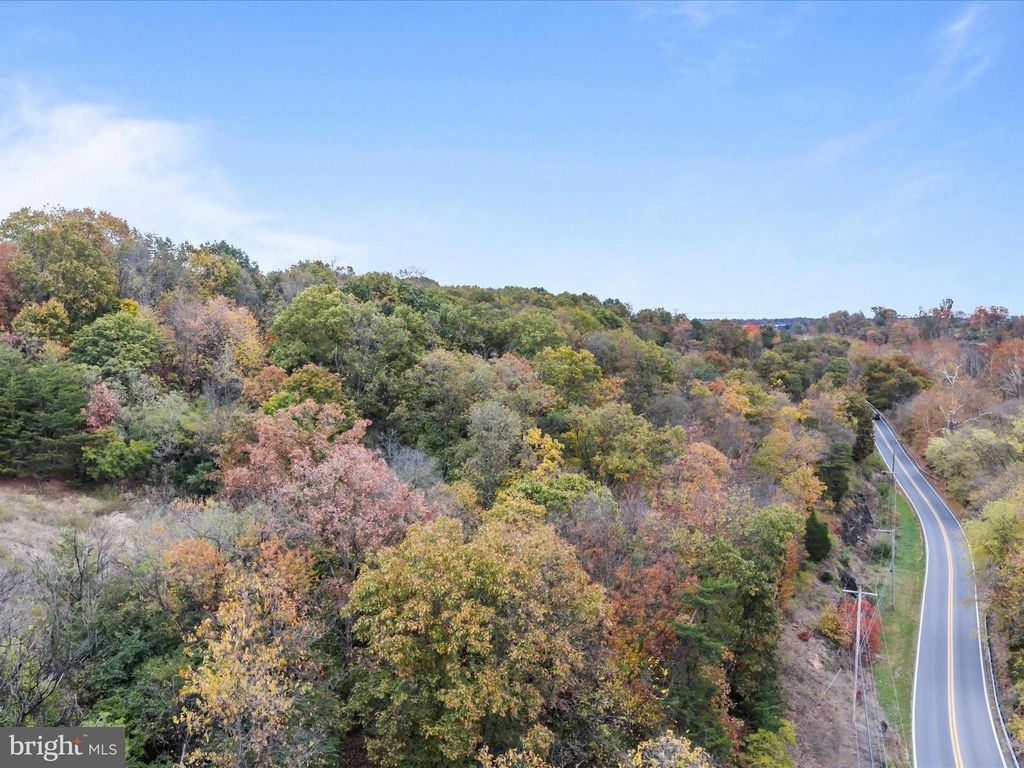 GOLF COURSE RD, Martinsburg, WV 25404