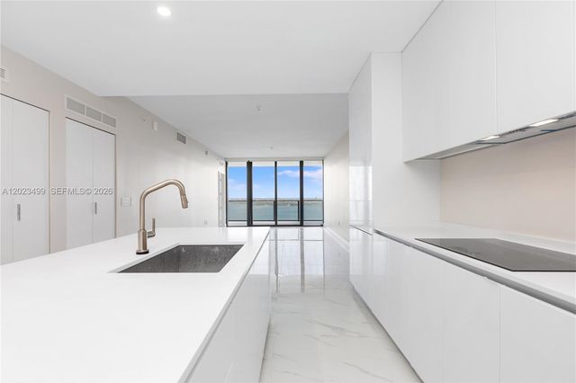 700 NE 24th St 4206, Miami, FL 33137