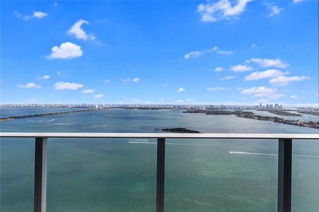 700 NE 24th St 4206, Miami, FL 33137