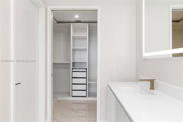 700 NE 24th St 4206, Miami, FL 33137